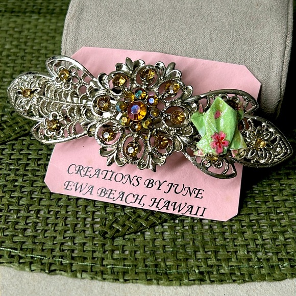 ?Artist handmade hair barrette clip